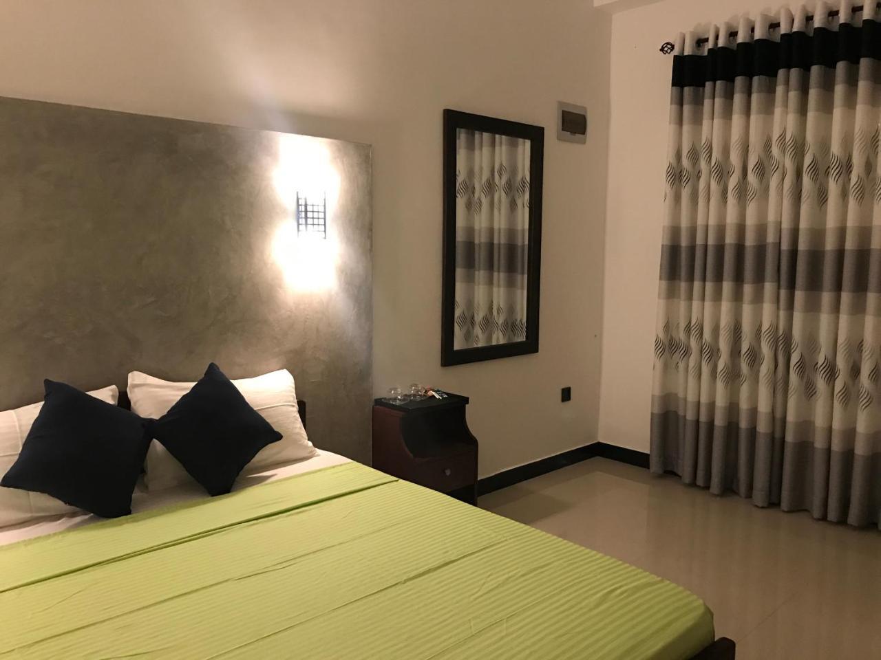 Kingdom Gate Hotel أنرادابورام المظهر الخارجي الصورة