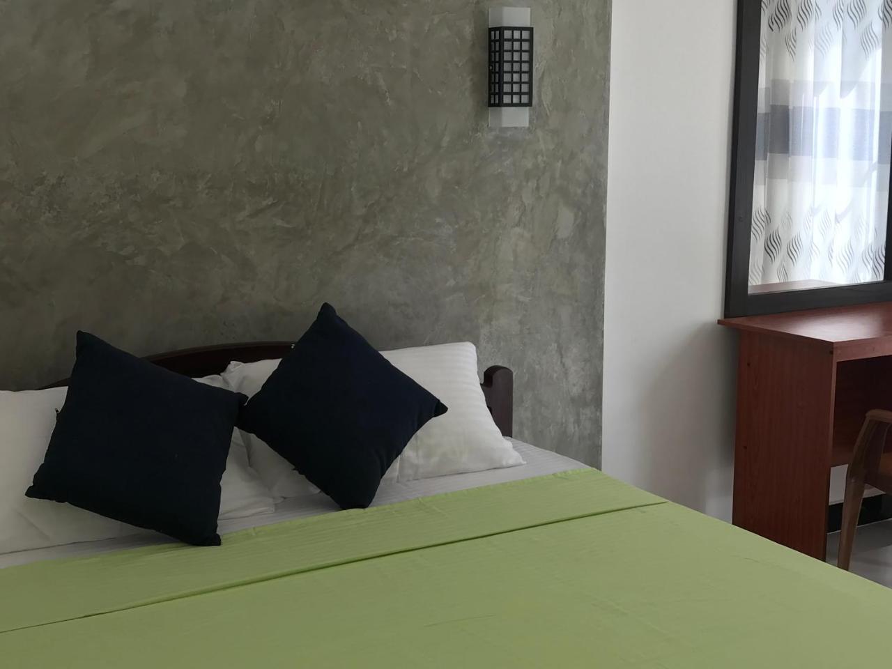 Kingdom Gate Hotel أنرادابورام المظهر الخارجي الصورة